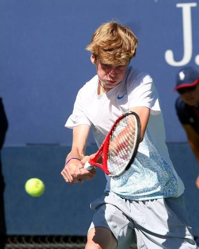 阿坎吉与埃 阿坎吉与埃